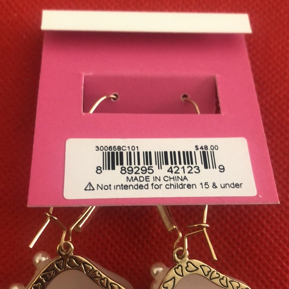 Betsey Johnson Gold Tone Drop Earrings Seashell, Starfish & Faux Pearl NWT - Picture 12 of 13